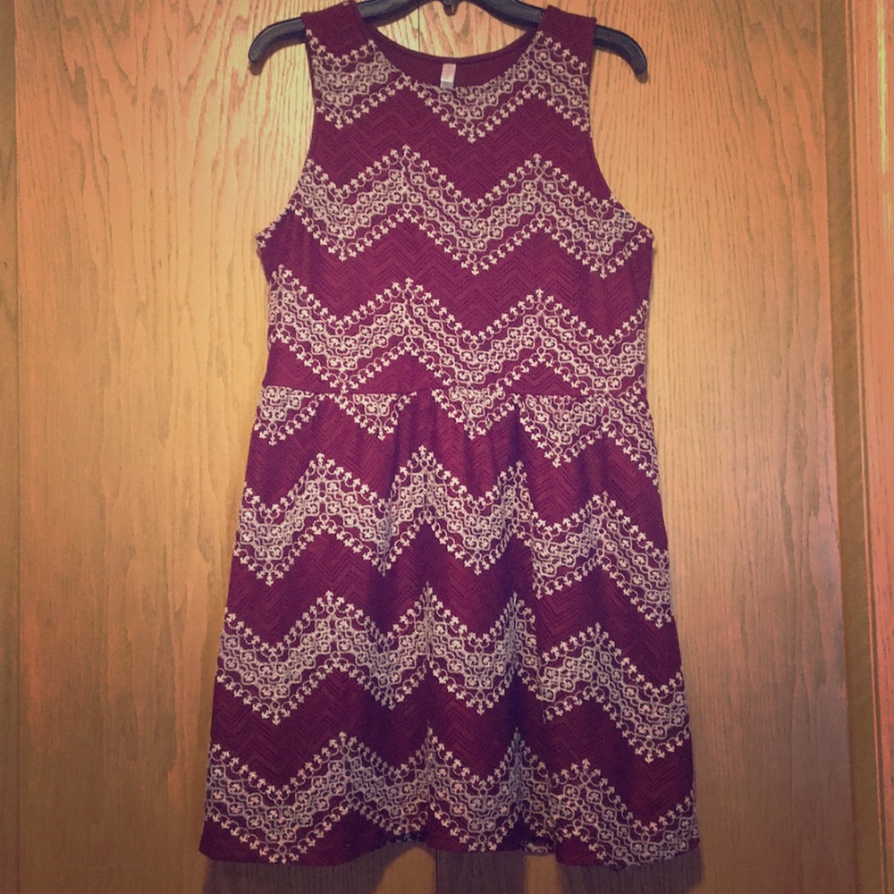 Burgundy dress with white details